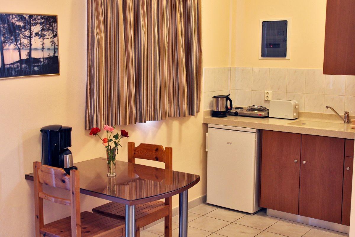 Sandys Studios Apartments And Log Villas Psalidi  Exterior foto